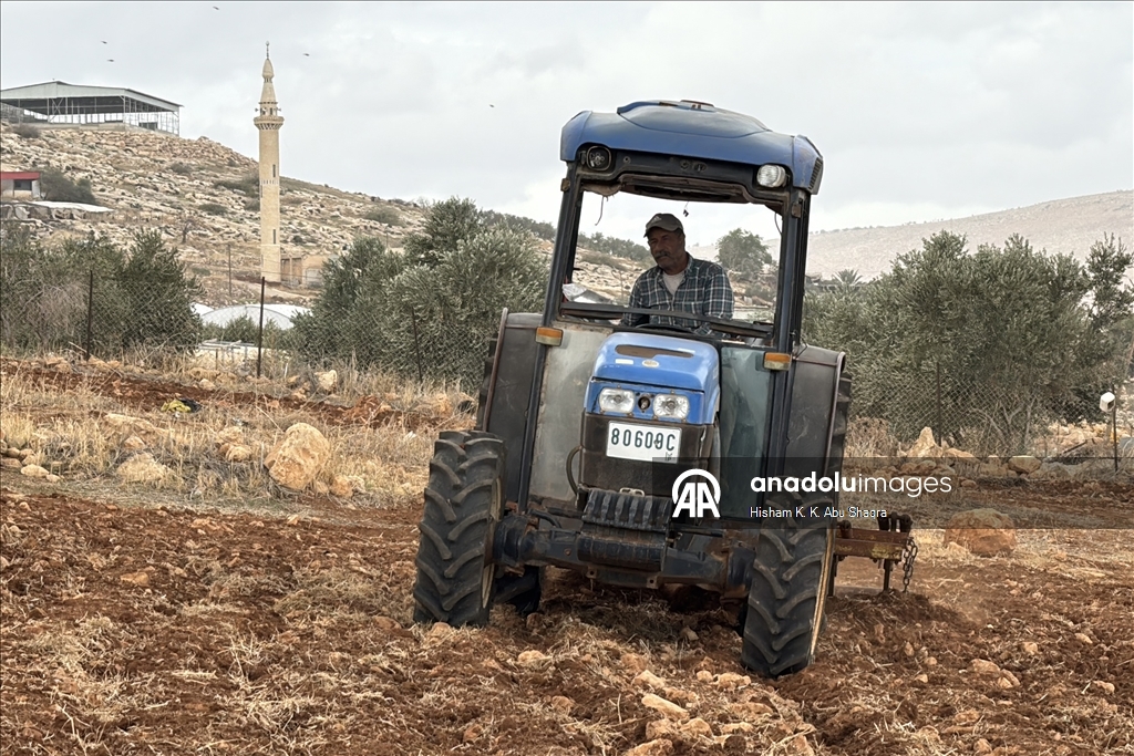 يبتلع الماء والغذاء بالضفة.. مخاوف فلسطينية من جدار إسرائيلي جديد