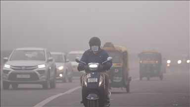 Hindistan’ın başkenti Yeni Delhi’de hava kirliliği tehlikeli seviyeye yaklaştı