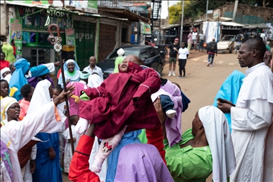“Baby Tossing” ritual in Nairobi's Kibera