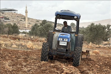يبتلع الماء والغذاء بالضفة.. مخاوف فلسطينية من جدار إسرائيلي جديد