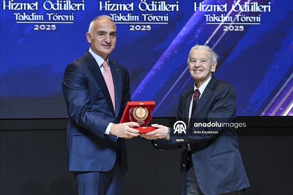 "2025 Türk Diline Hizmet Ödülleri" sahiplerini buldu