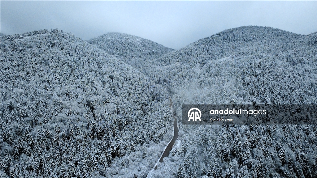 Karabük'ün yüksek kesimlerinde kar yağışı etkisini sürdürüyor