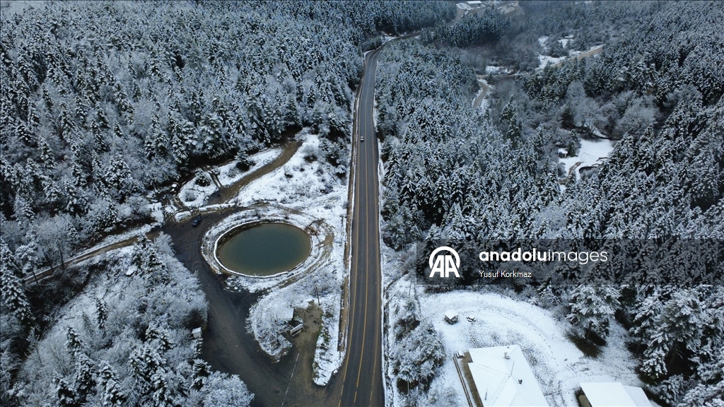 Karabük'ün yüksek kesimlerinde kar yağışı etkisini sürdürüyor