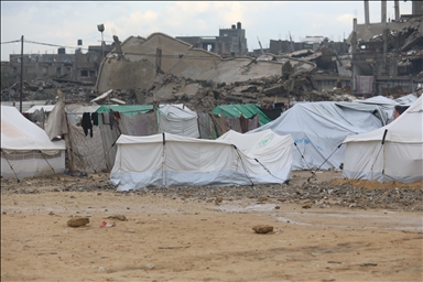 Ливни и сильный ветер повредили палатки в центральной части Газы