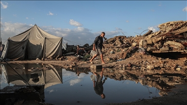 Şiddetli yağış nedeniyle Gazze Şeridi'nde çadırlar su altında kaldı