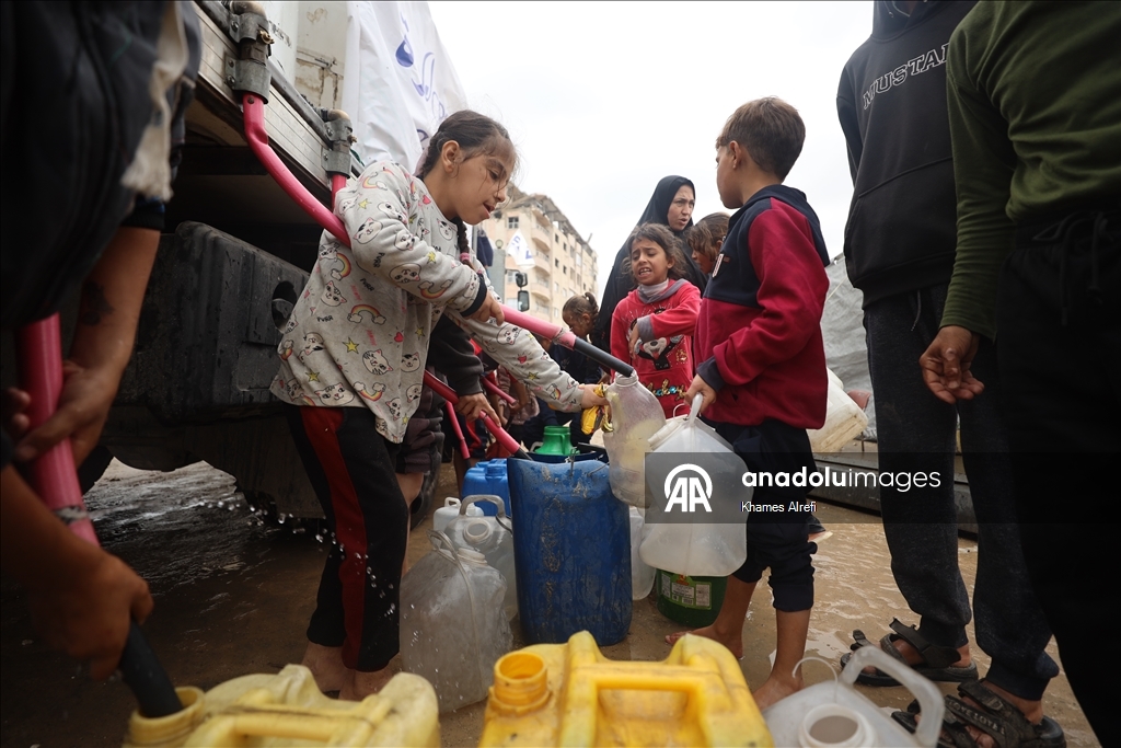 В прибрежных лагерях Газы усиливается кризис с питьевой водой
