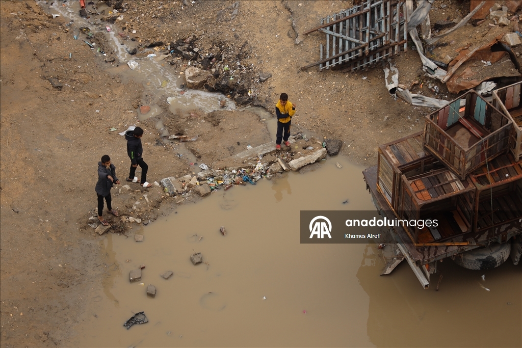 Наводнение затопило прибрежные лагеря в Газе