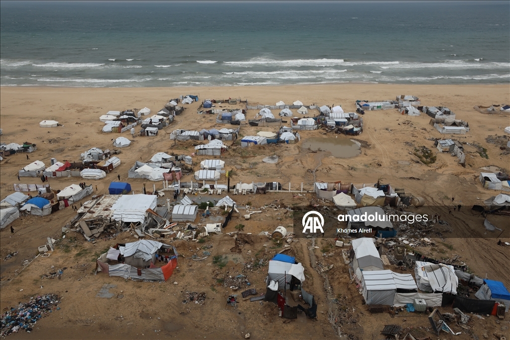 Наводнение затопило прибрежные лагеря в Газе