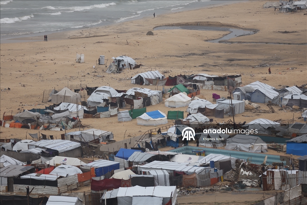 Наводнение затопило прибрежные лагеря в Газе