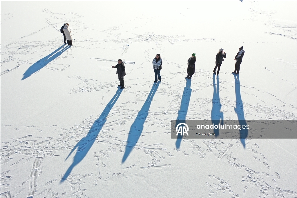 Li ser Gola Çildirê ya beşeke wê cemed girtiye kelecana xizeka hespan dest pê kir