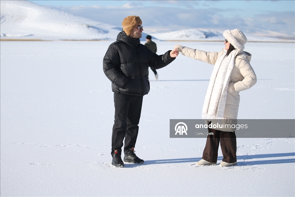 Li ser Gola Çildirê ya beşeke wê cemed girtiye kelecana xizeka hespan dest pê kir