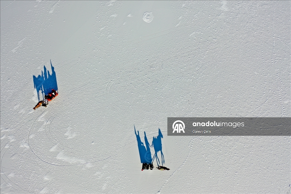 Li ser Gola Çildirê ya beşeke wê cemed girtiye kelecana xizeka hespan dest pê kir