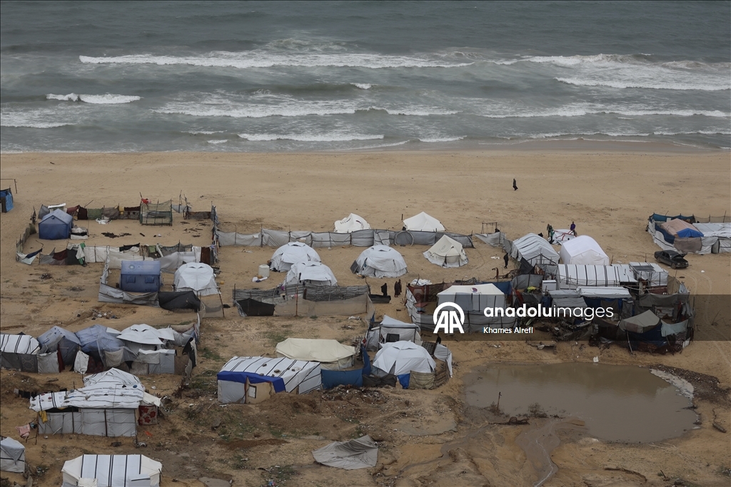 Наводнение затопило прибрежные лагеря в Газе