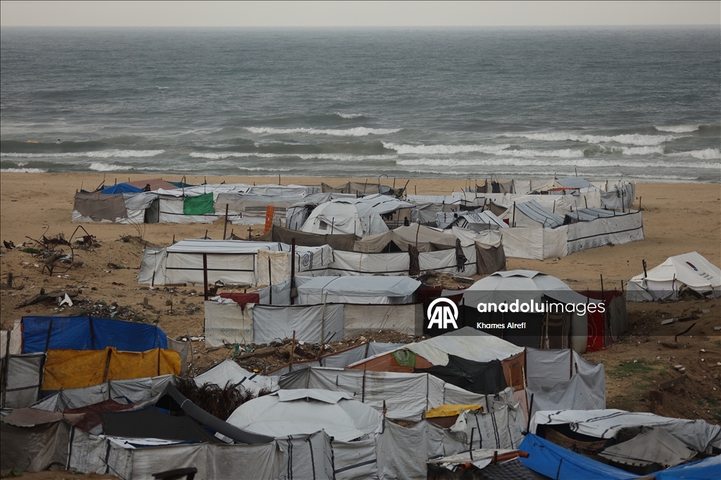 Наводнение затопило прибрежные лагеря в Газе