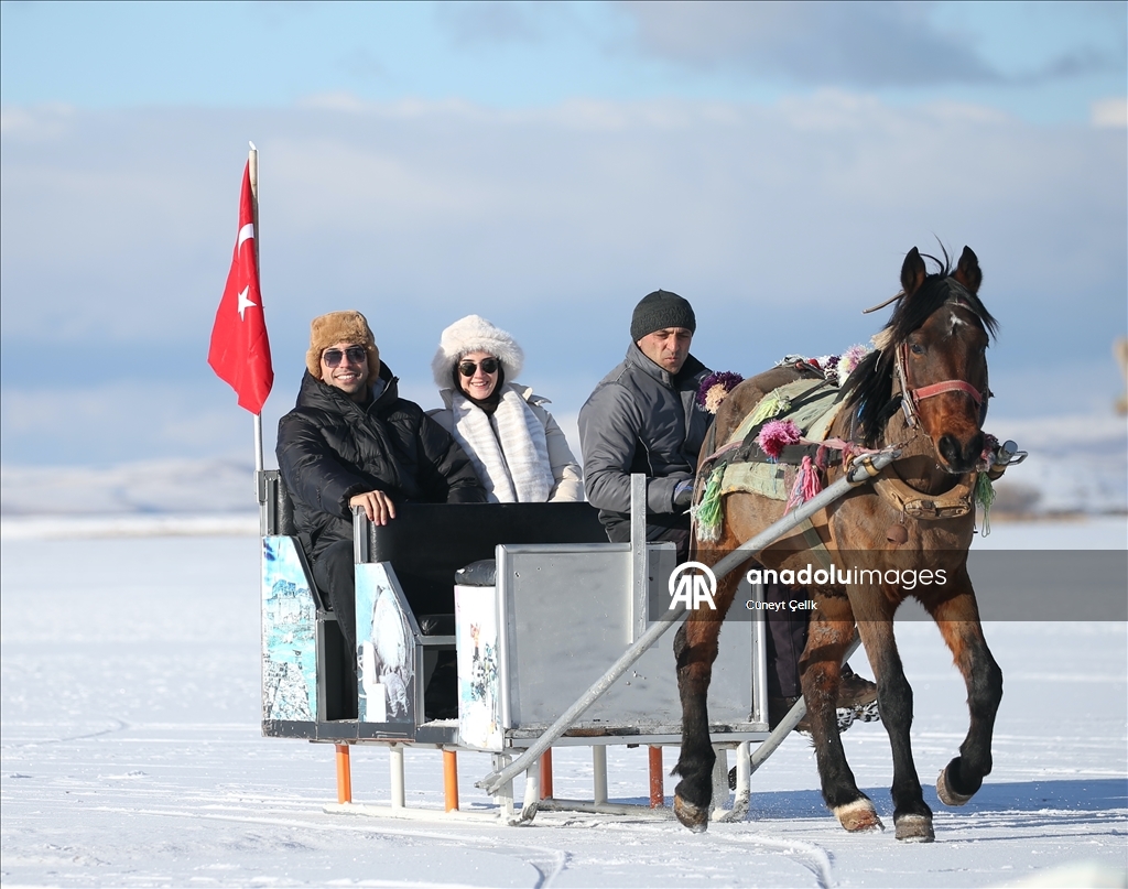 Li ser Gola Çildirê ya beşeke wê cemed girtiye kelecana xizeka hespan dest pê kir