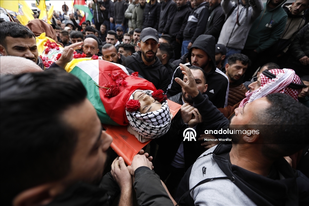 17-летний палестинец Аммар Яссер Сабах был убит во время израильского рейда на оккупированном Западном берегу