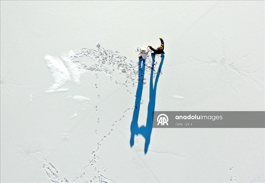 Li ser Gola Çildirê ya beşeke wê cemed girtiye kelecana xizeka hespan dest pê kir