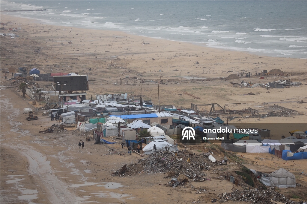 Наводнение затопило прибрежные лагеря в Газе