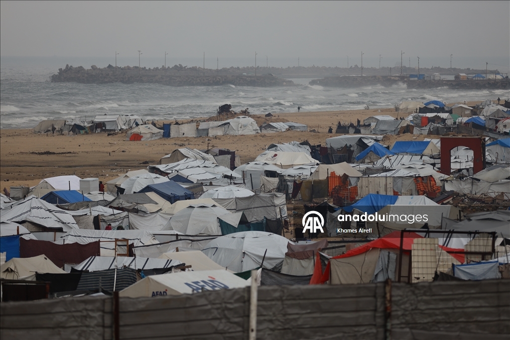 Наводнение затопило прибрежные лагеря в Газе