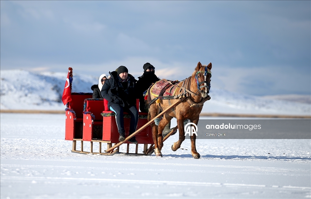 Li ser Gola Çildirê ya beşeke wê cemed girtiye kelecana xizeka hespan dest pê kir