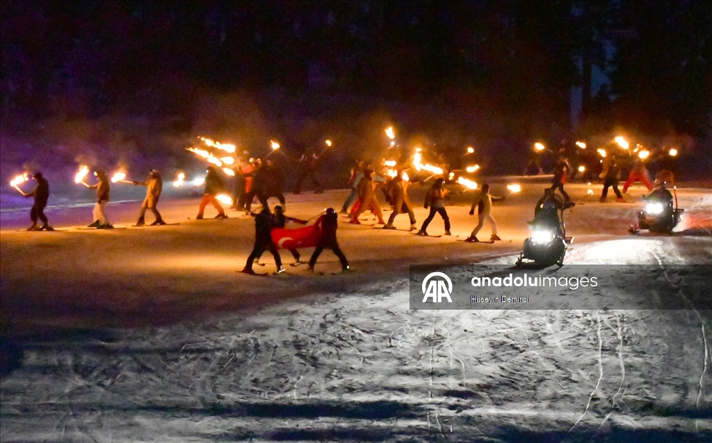 صاري قامش التركية.. افتتاح موسم التزلج بعرض بالمشاعل