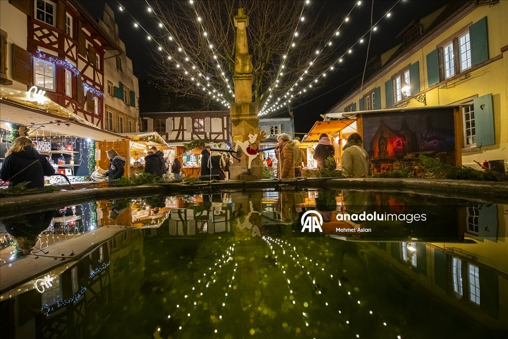 Eguisheim kasabası Noel döneminde ziyaretçilerini ağırlıyor