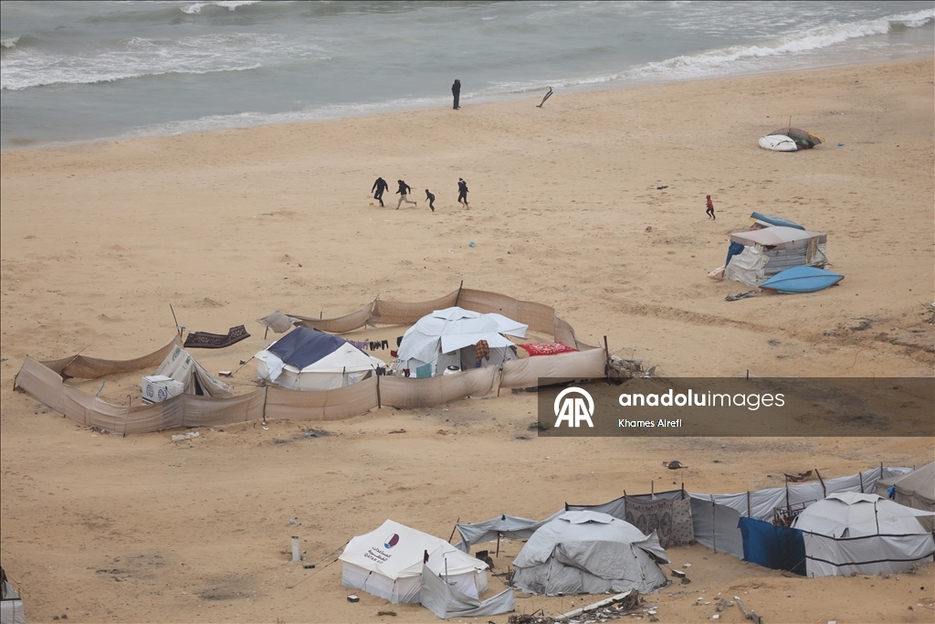 Наводнение затопило прибрежные лагеря в Газе