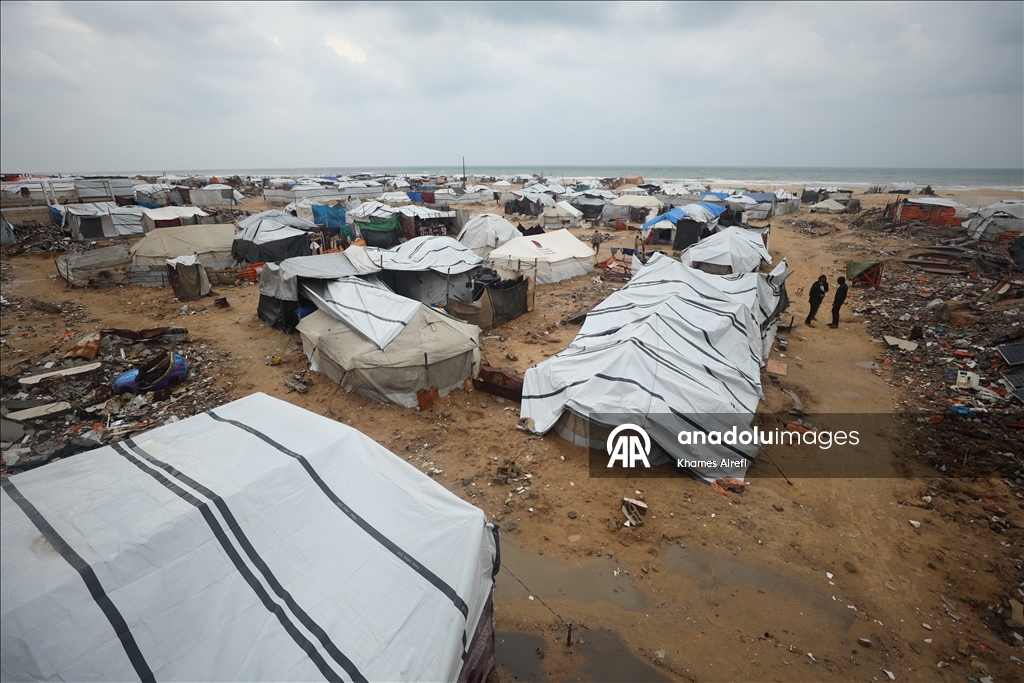 Наводнение затопило прибрежные лагеря в Газе