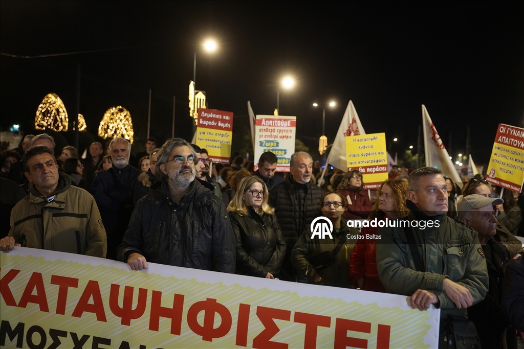 В Греции бастуют в знак протеста против роста налогов
