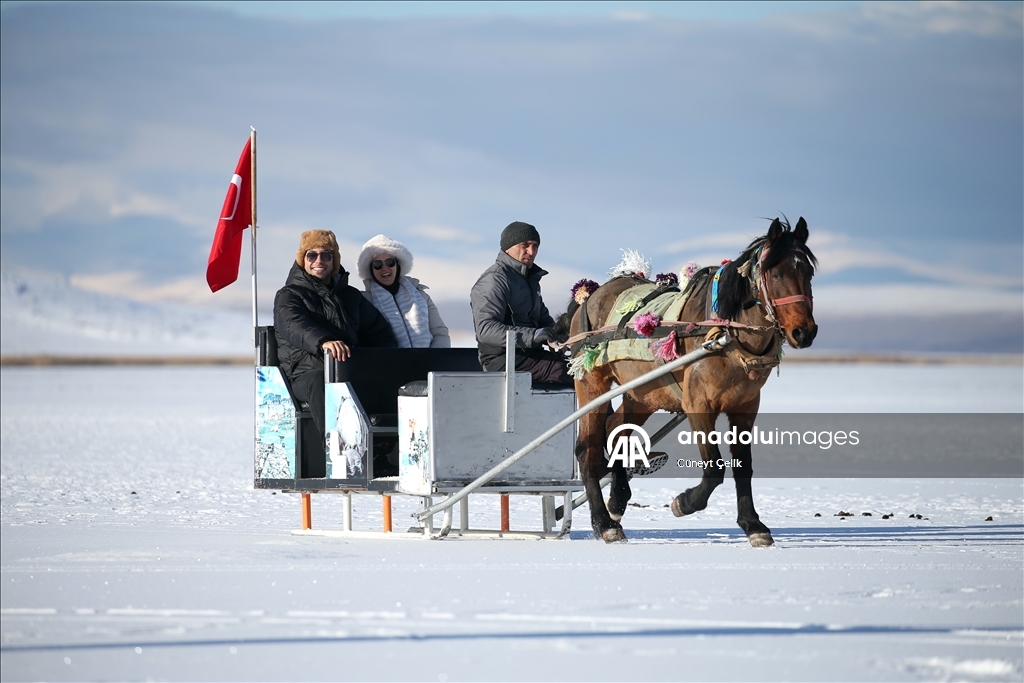 Li ser Gola Çildirê ya beşeke wê cemed girtiye kelecana xizeka hespan dest pê kir