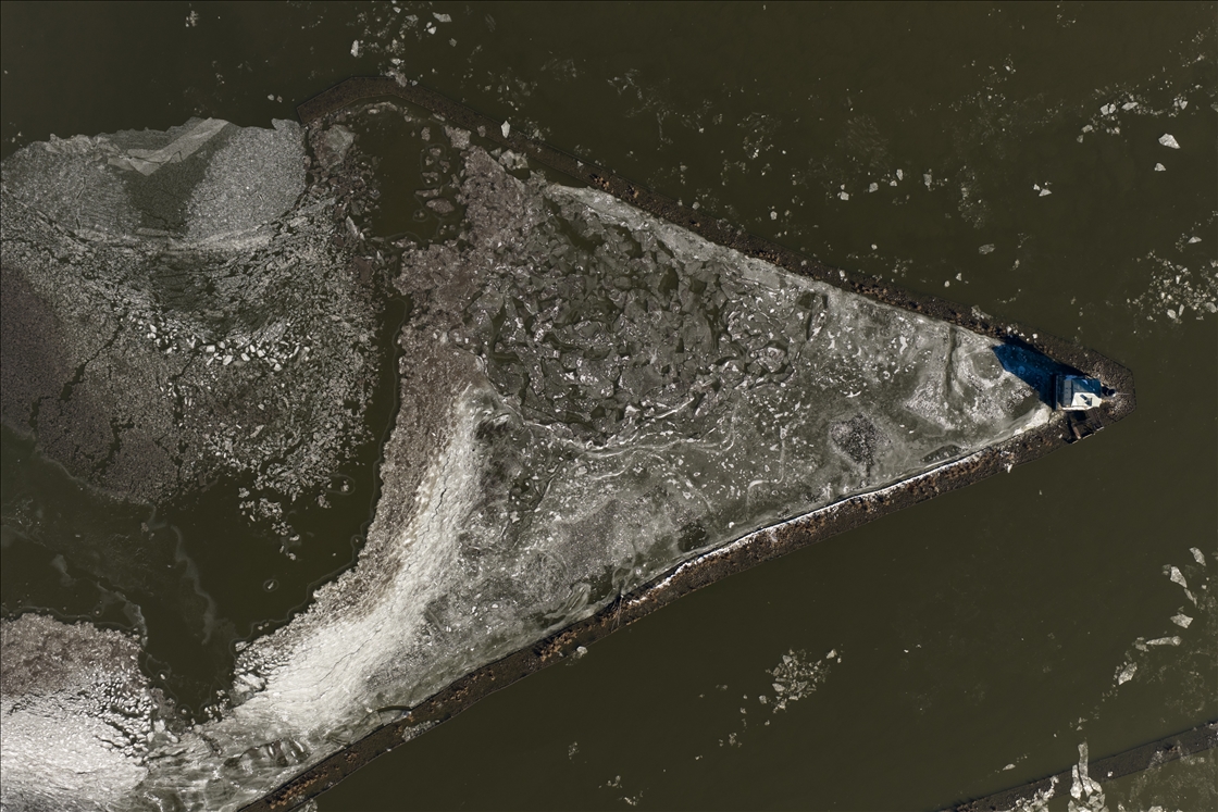 В Кингстоне река Гудзон покрылась льдом из-за сильных морозов