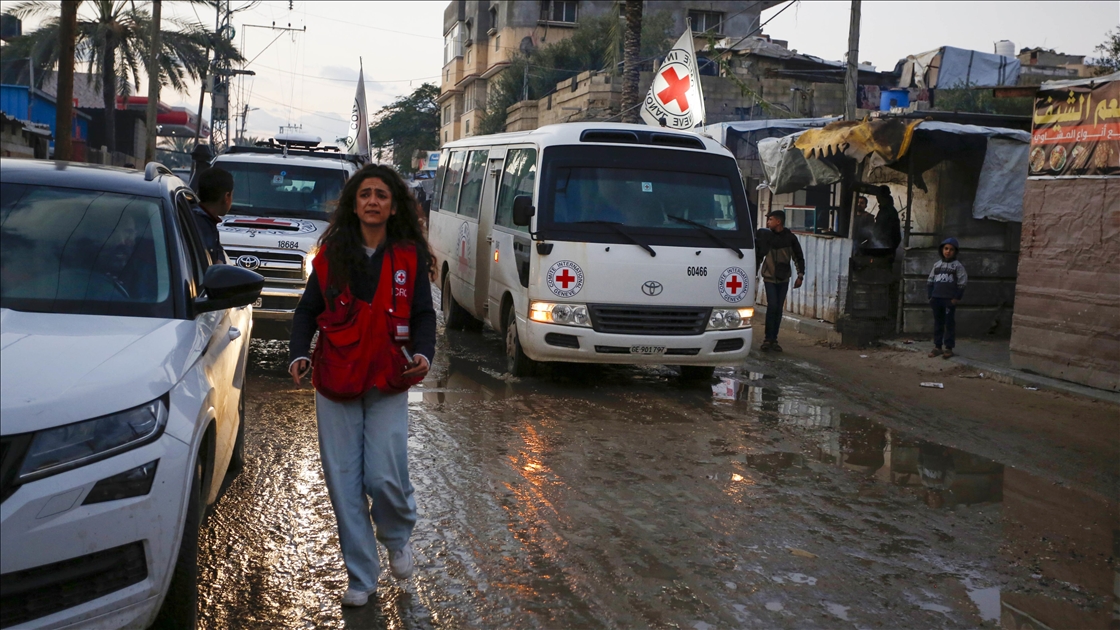 İsrail'in serbest bıraktığı Filistinli esirler Deyr Belah'a getirildi