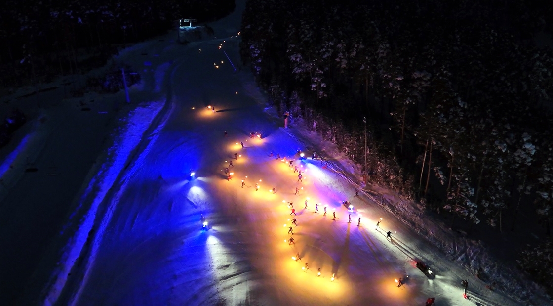 صاري قامش التركية.. افتتاح موسم التزلج بعرض بالمشاعل