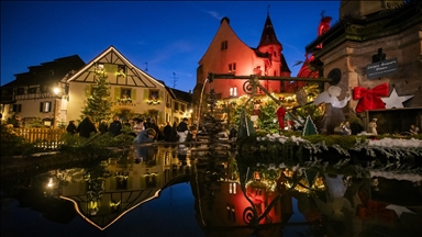 Eguisheim kasabası Noel döneminde ziyaretçilerini ağırlıyor