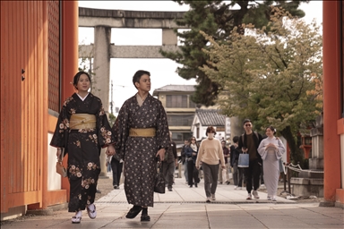 Stili i veshjes Kimono, një traditë e gjallë në Japoni