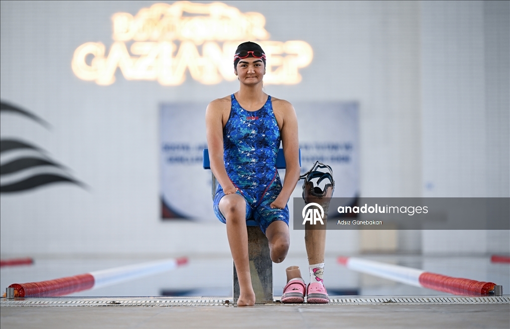 Sudan korkan engelli genç kız, yüzmede 48 madalya kazandı