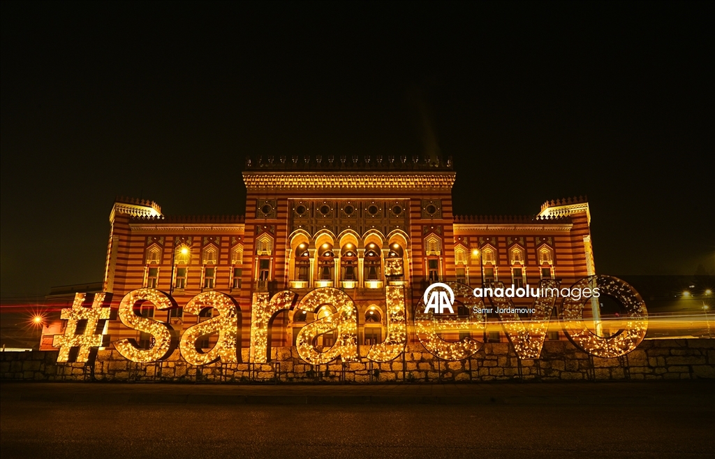 Saraybosna’da köprüler yeni yıl ışıklarıyla aydınlatıldı