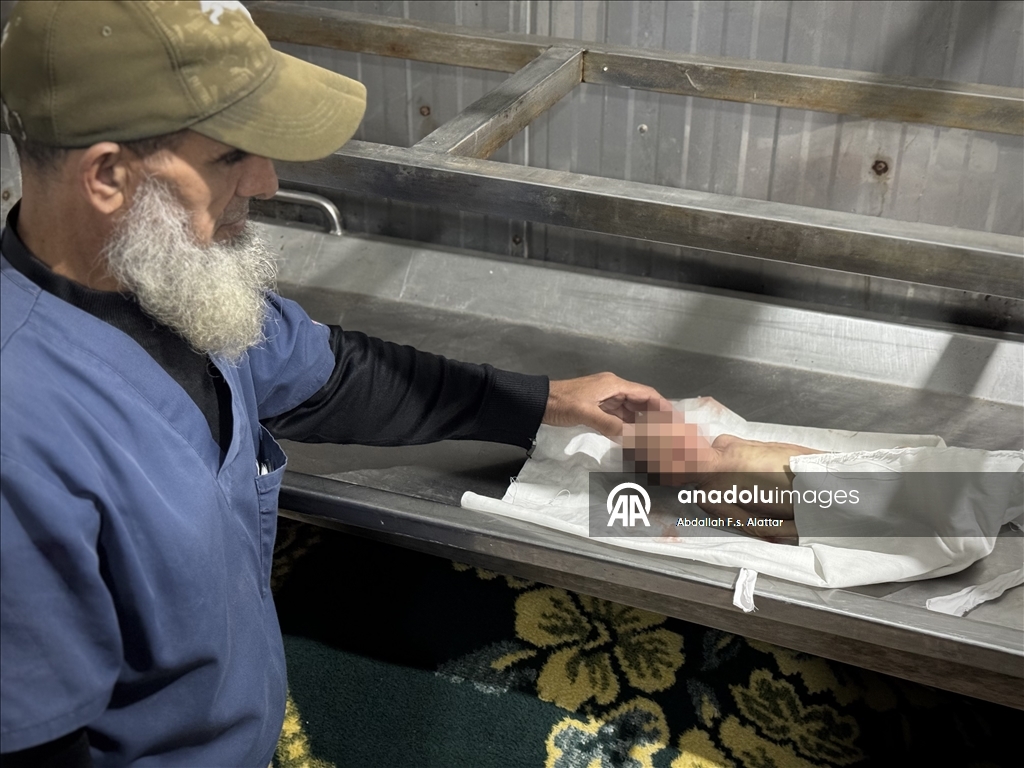 В Газе из-за сильных холодов умер младенец