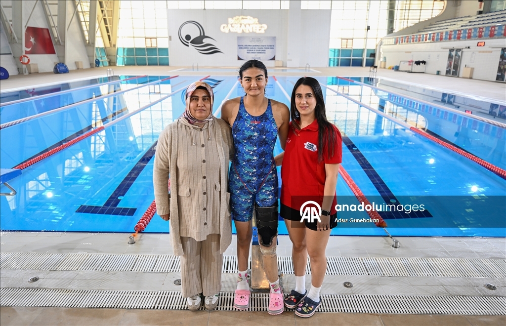 Sudan korkan engelli genç kız, yüzmede 48 madalya kazandı