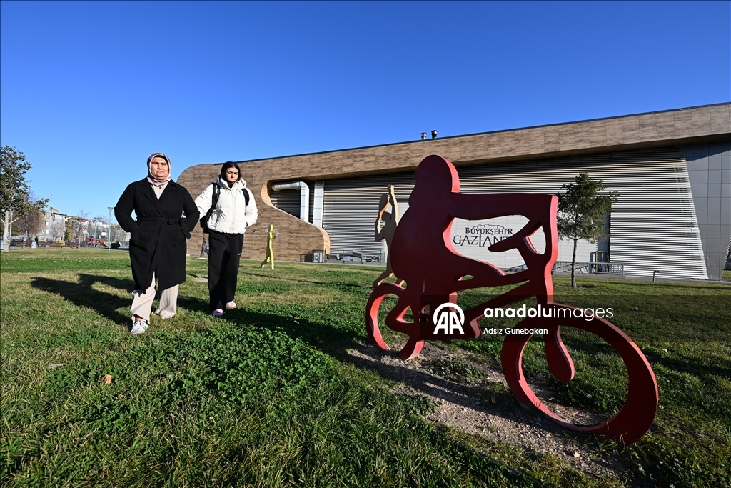 Sudan korkan engelli genç kız, yüzmede 48 madalya kazandı