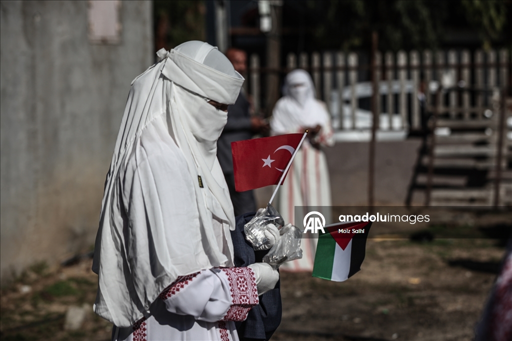 تركيا تمنح غزة لحظة فرح.. 406 عرسان وعرائس يتحدَّون الحرب بالأمل