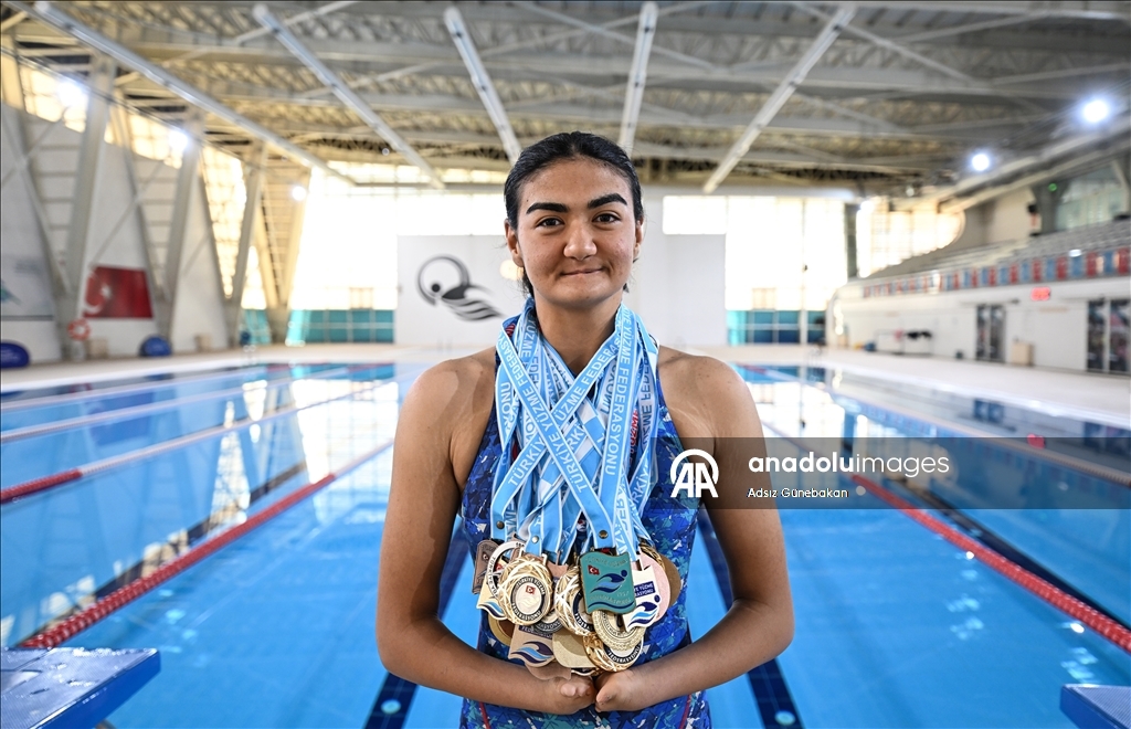 Sudan korkan engelli genç kız, yüzmede 48 madalya kazandı