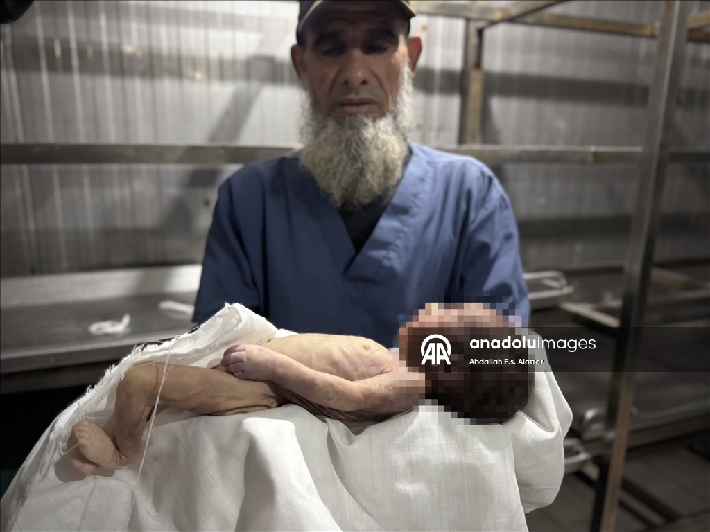 В Газе из-за сильных холодов умер младенец