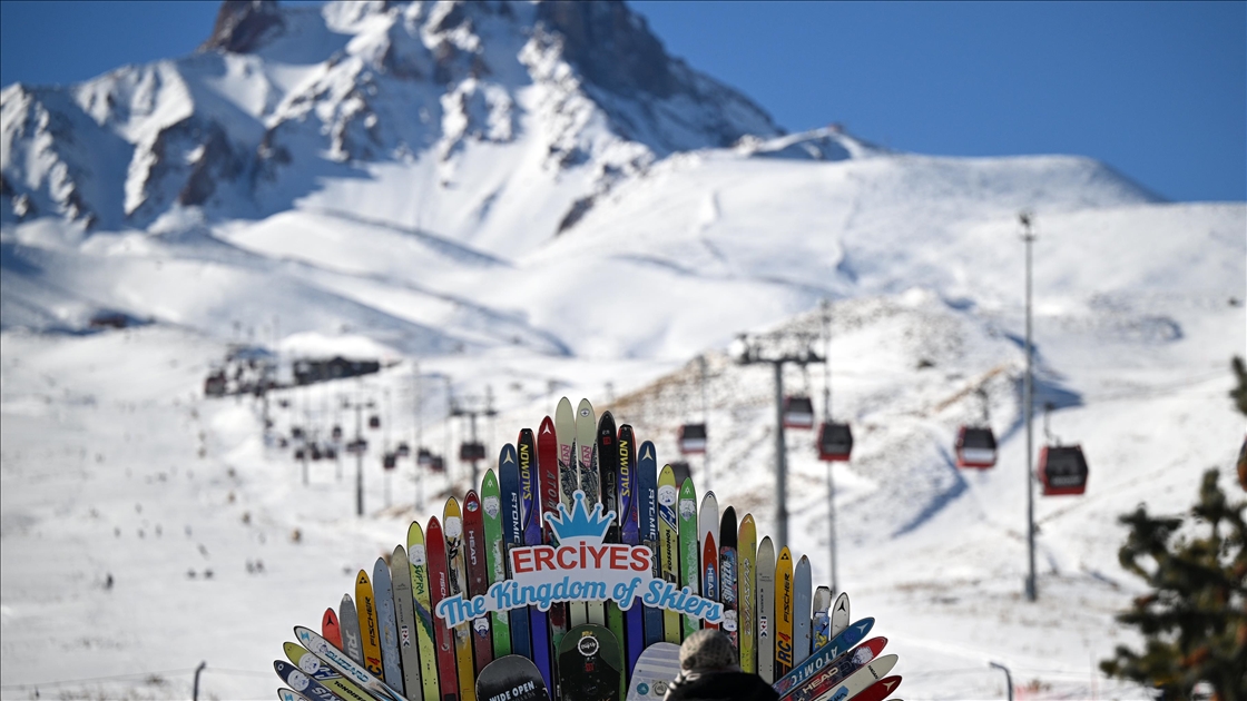 Erciyes Kayak Merkezi'nde sezon açıldı
