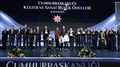 Cumhurbaşkanı Erdoğan “Cumhurbaşkanlığı Kültür ve Sanat Büyük Ödülleri Programı”na katıldı