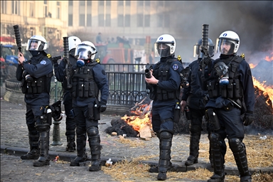 Brüksel'de AB Liderler Zirvesi'nin yapıldığı sırada çiftçilerden traktörlü protesto