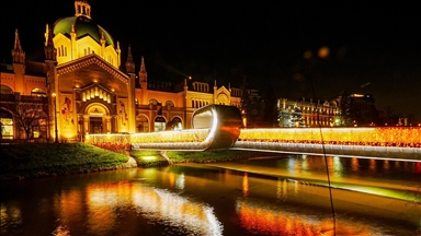 Saraybosna’da köprüler yeni yıl ışıklarıyla aydınlatıldı