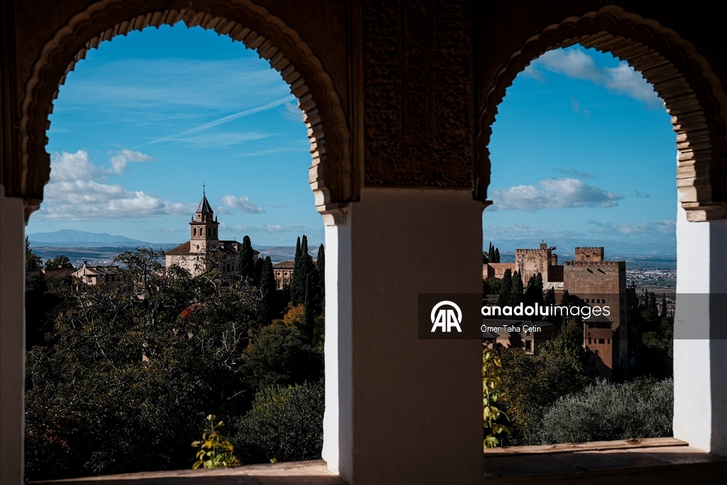 “Endülüs’ün Kızıl Tacı: El Hamra Sarayı”