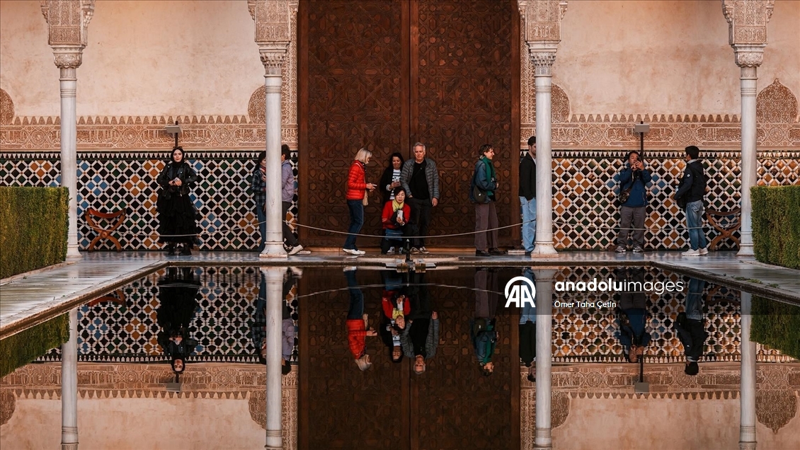 “Endülüs’ün Kızıl Tacı: El Hamra Sarayı”