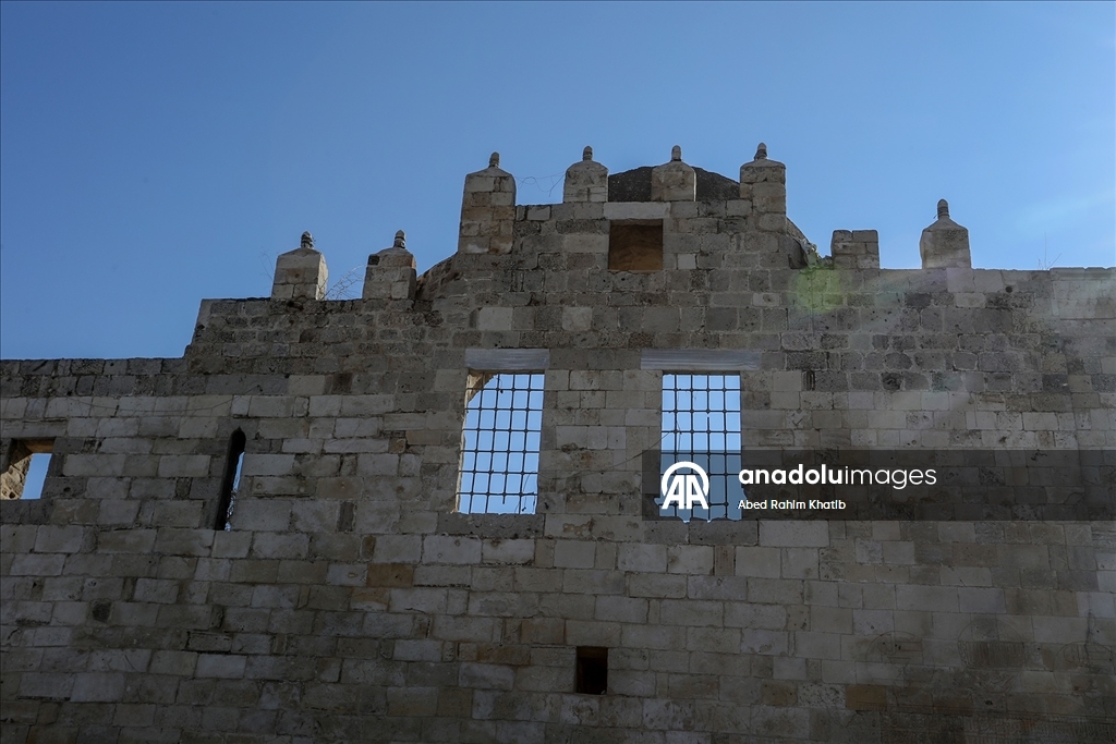 Han Yunus’taki Barkuk Kalesi İsrail saldırılarında tahrip oldu